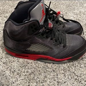 Jordan 5 Retro Bred Satin 8.5 Negotionable